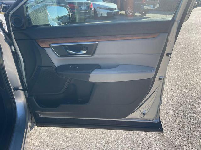 Photo of 2021 Silver Metallic Honda CR-V
