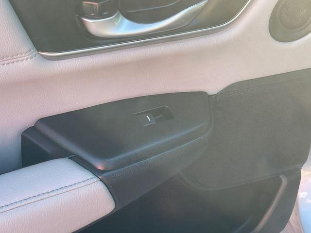 Photo of 2021 Silver Metallic Honda CR-V