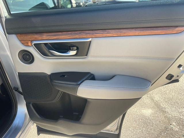 Photo of 2021 Silver Metallic Honda CR-V