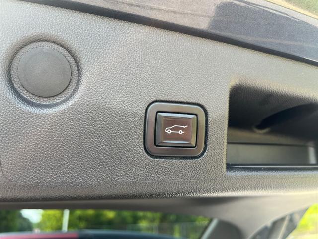Photo of 2022 Iron Gray Metallic Chevrolet Equinox