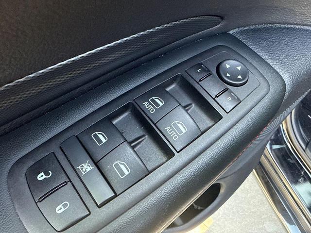 Photo of 2023 DB Black Crystal Clearcoat Dodge Durango