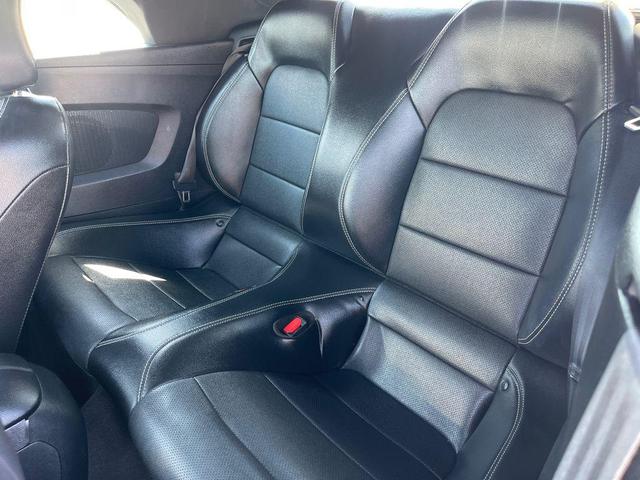Photo of 2022 Oxford White Ford Mustang