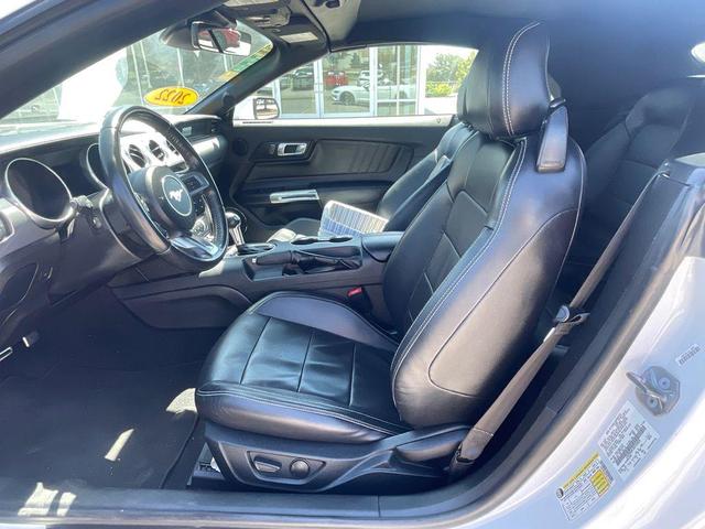 Photo of 2022 Oxford White Ford Mustang
