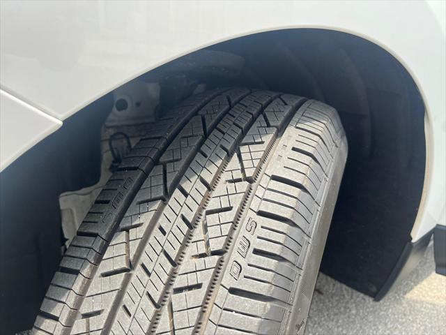 Photo of 2021 Summit White Chevrolet Equinox