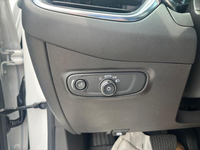 Photo of 2021 Summit White Chevrolet Equinox