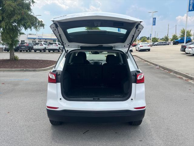Photo of 2021 Summit White Chevrolet Equinox