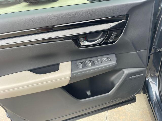 Photo of 2023 sparkle silver metallic Honda CR-V