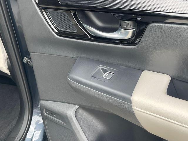 Photo of 2023 sparkle silver metallic Honda CR-V