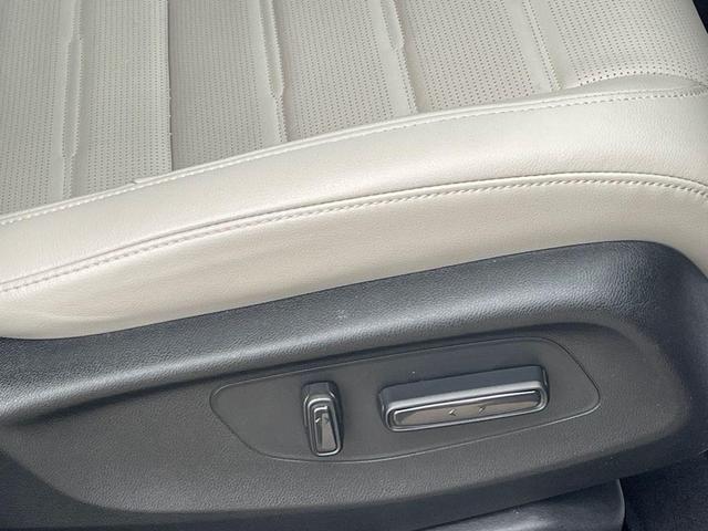 Photo of 2023 sparkle silver metallic Honda CR-V