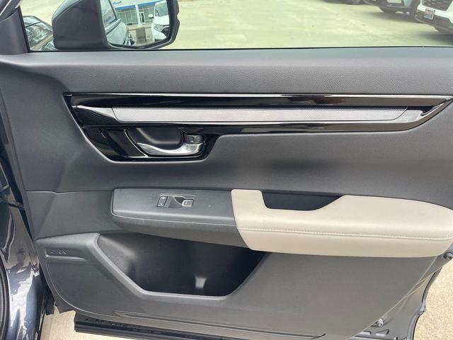 Photo of 2023 sparkle silver metallic Honda CR-V