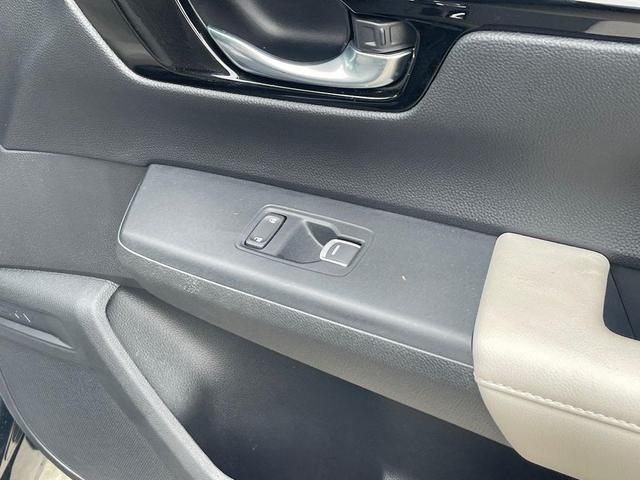 Photo of 2023 sparkle silver metallic Honda CR-V