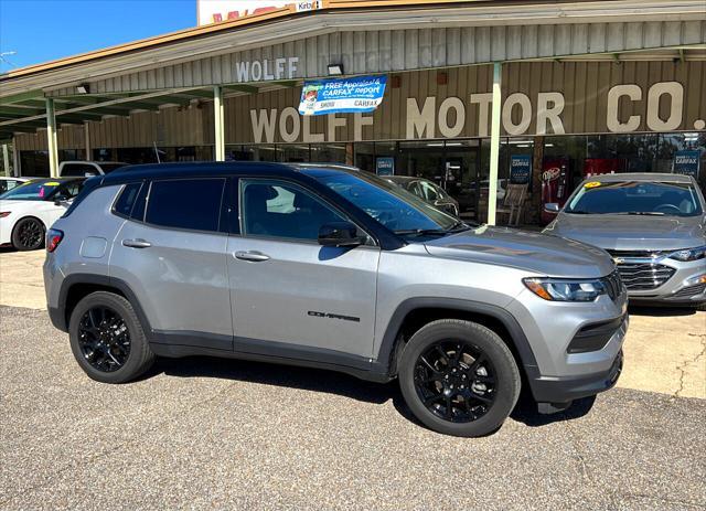Photo of 2022 Silver Jeep Compass