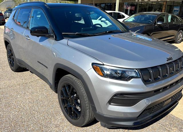 Photo of 2022 Silver Jeep Compass