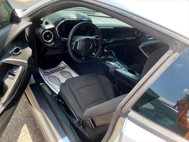 Photo of 2018 Silver Chevrolet Camaro