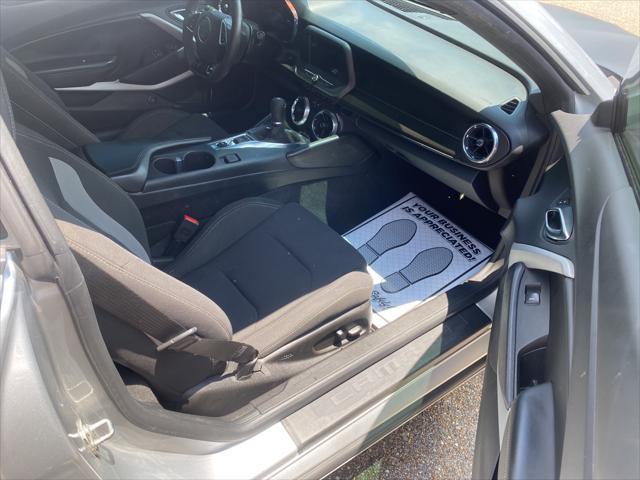 Photo of 2018 Silver Chevrolet Camaro