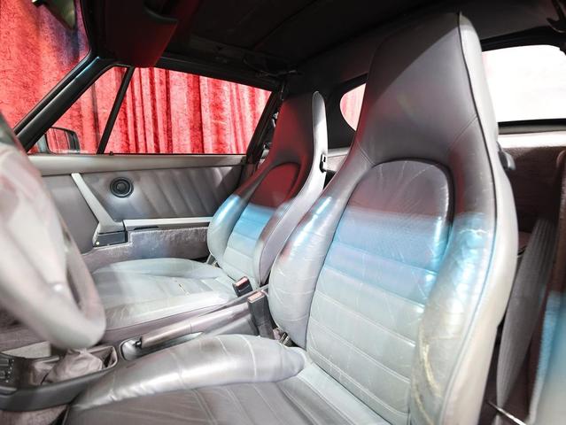 Photo of 1991 RED Porsche 911