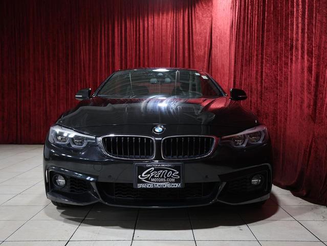Photo of 2018 Black Sapphire Metallic BMW 440