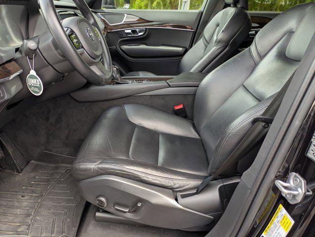 Photo of 2019 Onyx Black Metallic Volvo XC90