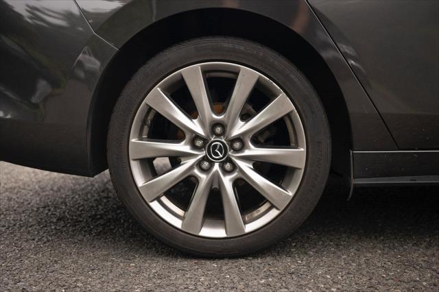 Photo of 2021 Machine Gray Metallic Mazda Mazda3