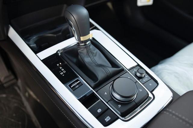 Photo of 2025 Snowflake White Pearl Mica Mazda CX-30