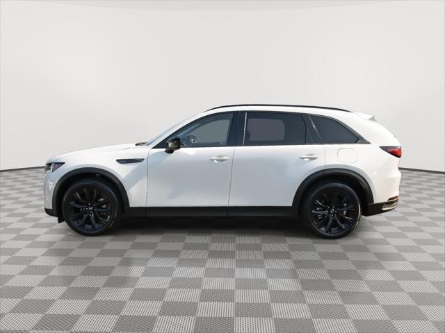 Photo of 2025 Rhodium White Premium Mazda CX-90 PHEV