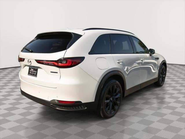 Photo of 2025 Rhodium White Premium Mazda CX-90 PHEV