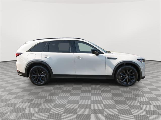 Photo of 2025 Rhodium White Premium Mazda CX-90 PHEV