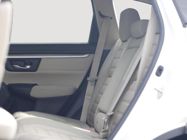 Photo of 2017 White Diamond Pearl Honda CR-V