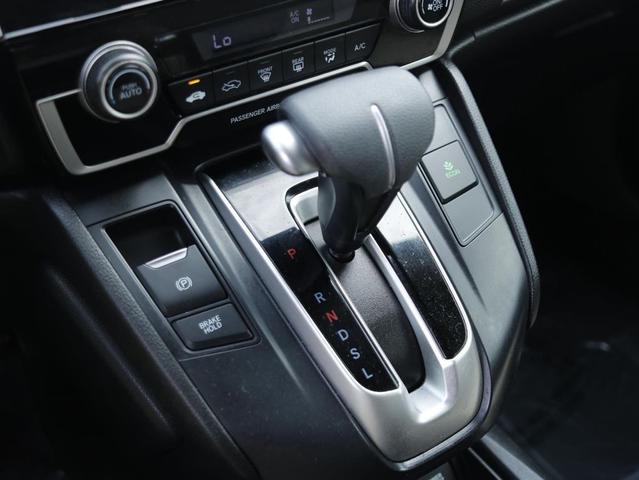 Photo of 2017 White Diamond Pearl Honda CR-V