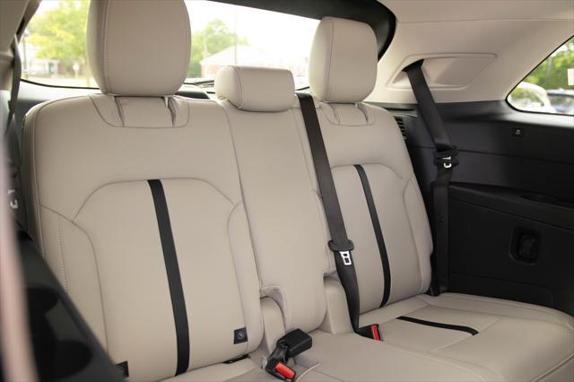 Photo of 2025 Platinum Quartz Mazda CX-90 PHEV