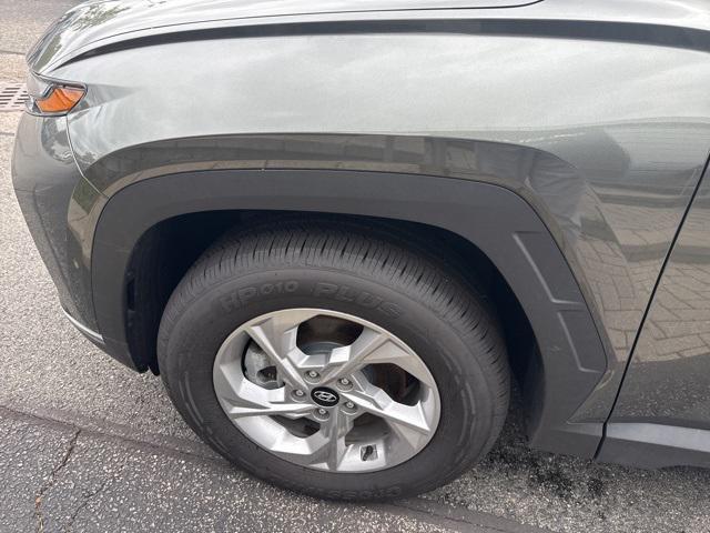 Photo of 2022 Amazon Gray Hyundai TUCSON