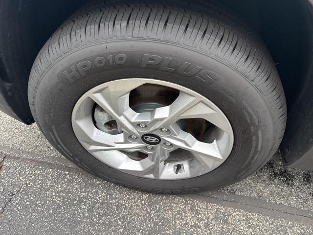 Photo of 2022 Amazon Gray Hyundai TUCSON