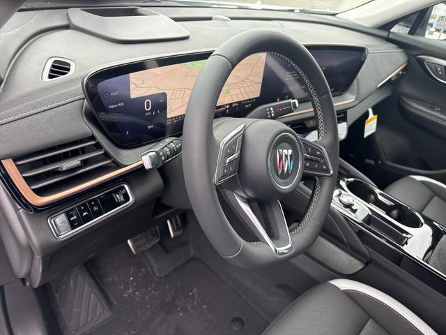 Photo of 2025 White Frost Tricoat Buick Envision