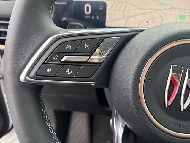 Photo of 2025 White Frost Tricoat Buick Envision