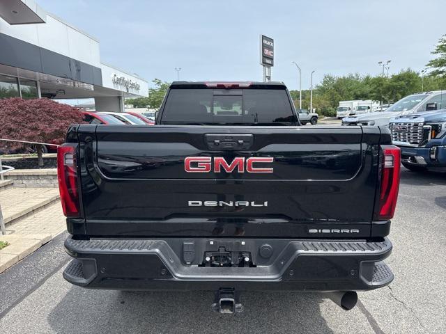 Photo of 2024 Onyx Black GMC Sierra 2500