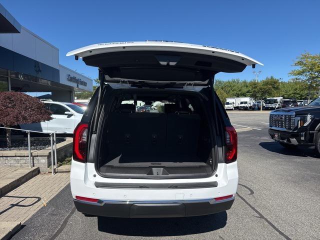 Photo of 2026 Summit White GMC Yukon