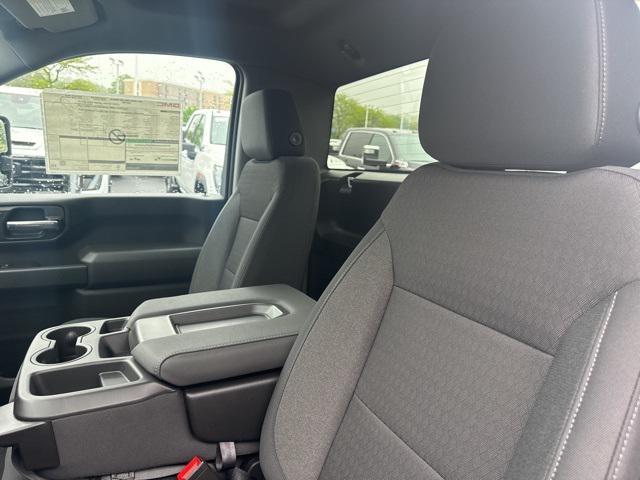 Photo of 2025 Summit White GMC Sierra 2500