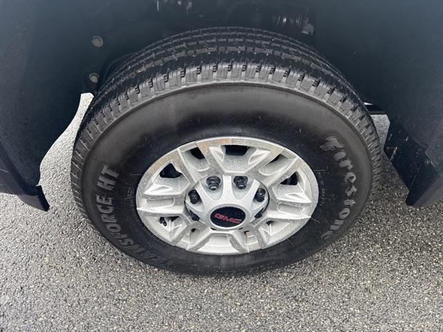 Photo of 2025 Summit White GMC Sierra 2500