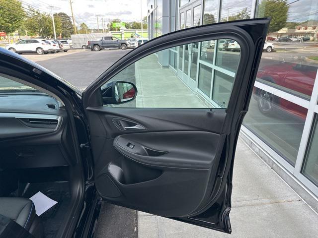 Photo of 2025 Ebony Twilight Metallic Buick Encore GX