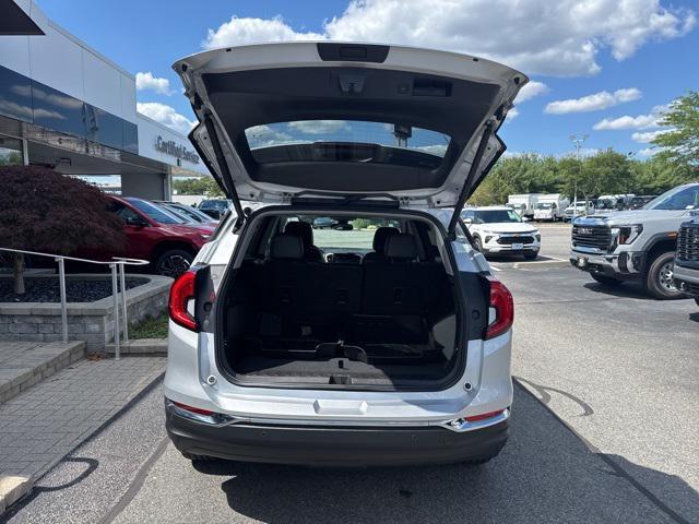 Photo of 2022 Quicksilver Metallic GMC Terrain