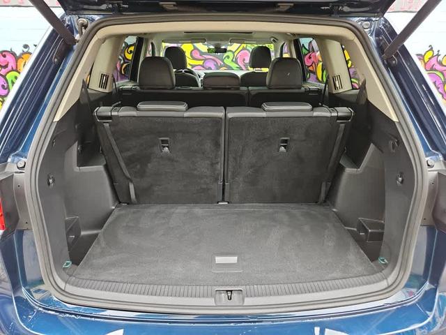 Photo of 2022 Tourmaline Blue Metallic Volkswagen Atlas