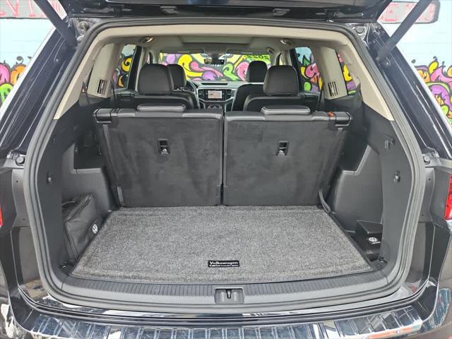 Photo of 2022 Deep Black Pearl Volkswagen Atlas