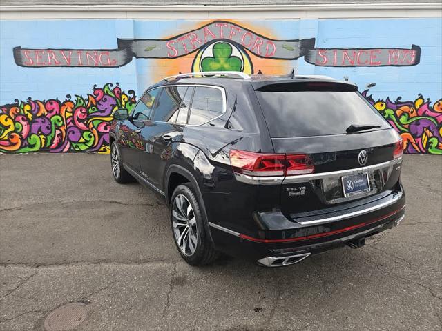 Photo of 2022 Deep Black Pearl Volkswagen Atlas