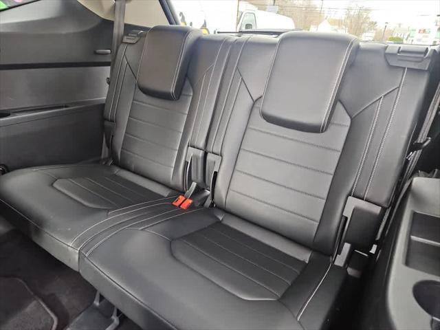 Photo of 2022 Deep Black Pearl Volkswagen Atlas