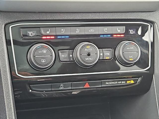 Photo of 2022 Deep Black Pearl Volkswagen Atlas