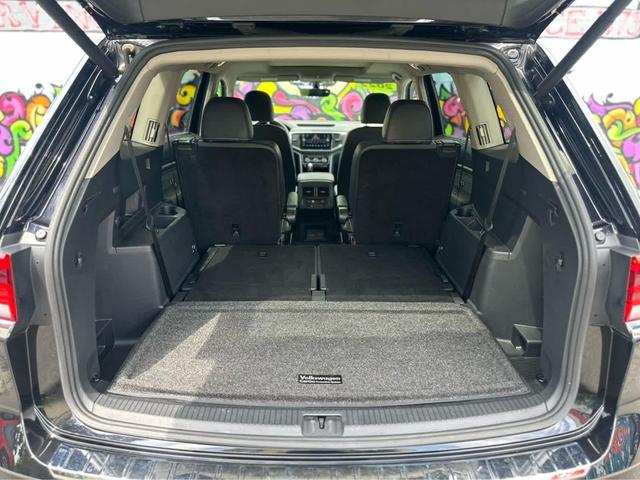 Photo of 2022 Deep Black Pearl Volkswagen Atlas