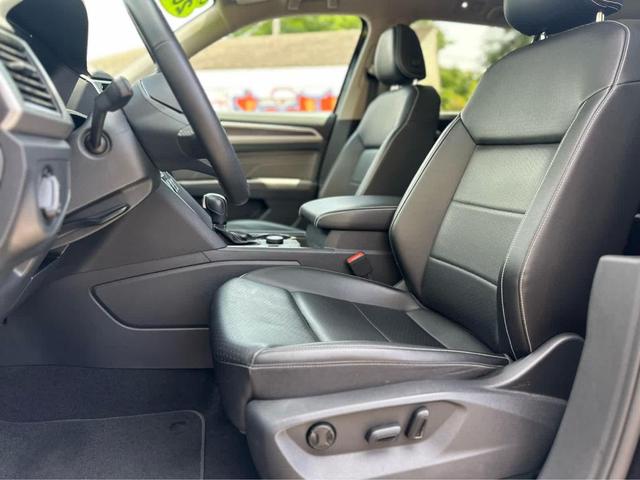 Photo of 2022 Deep Black Pearl Volkswagen Atlas