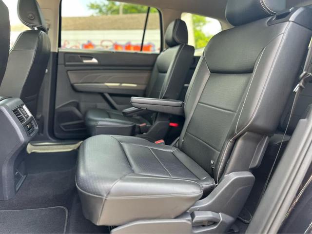 Photo of 2022 Deep Black Pearl Volkswagen Atlas