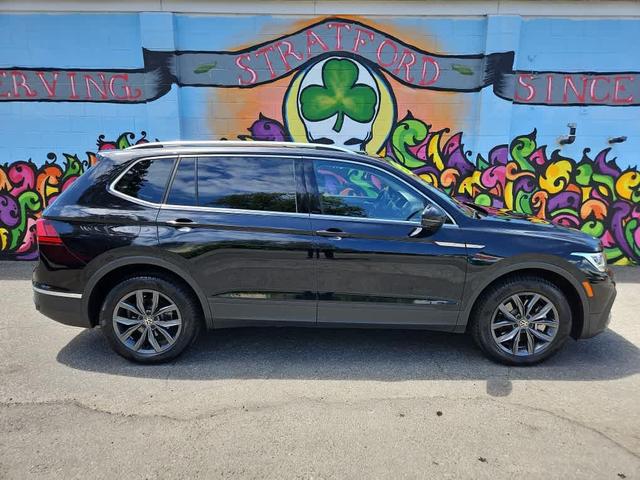 Photo of 2022 Deep Black Pearl Volkswagen Tiguan