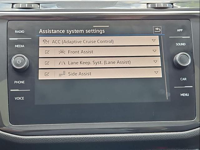 Photo of 2022 Deep Black Pearl Volkswagen Tiguan